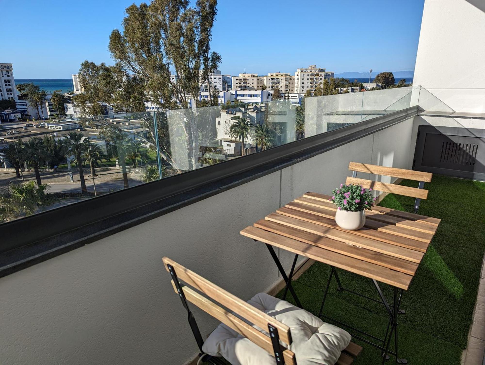 Superb & Sunny 2br & 2ba Apt. W/ Seaview, Malabata Apartment *