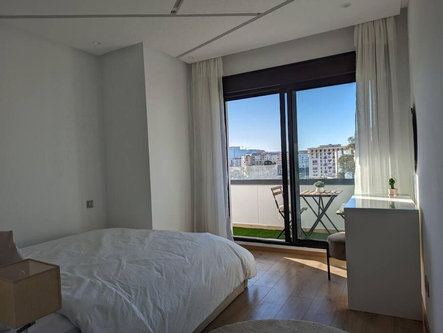 Superb & Sunny 2br & 2ba Apt. W/ Seaview, Malabata Apartment *