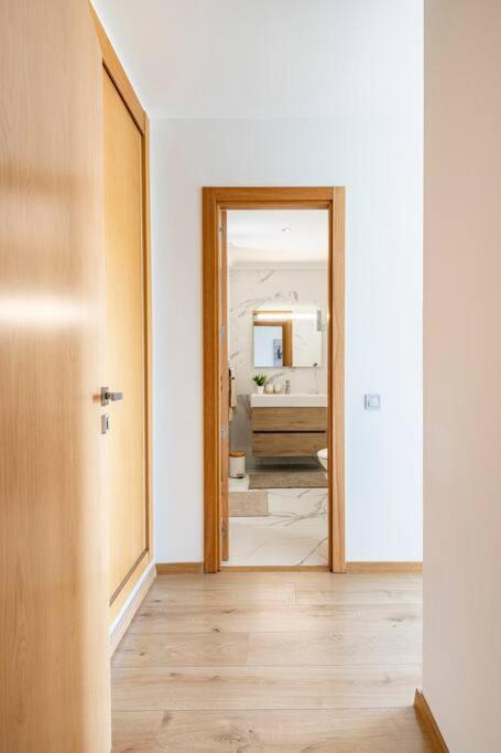 Apartment Superb & Sunny 2br & 2ba Apt. W/ Seaview, Malabata Tangier