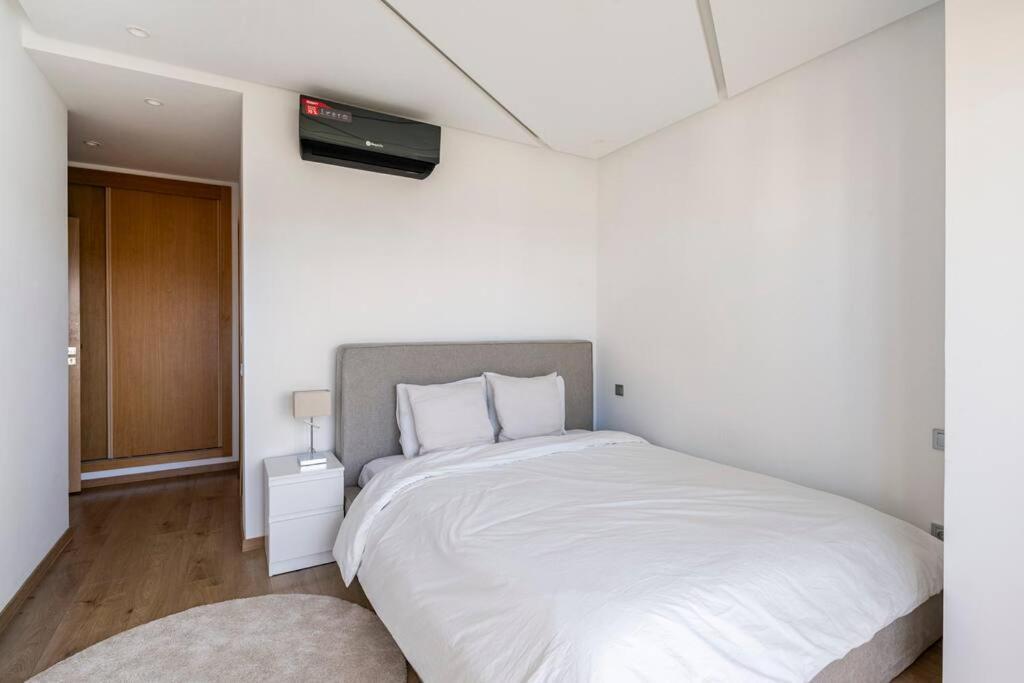 Superb & Sunny 2br & 2ba Apt. W/ Seaview, Malabata *