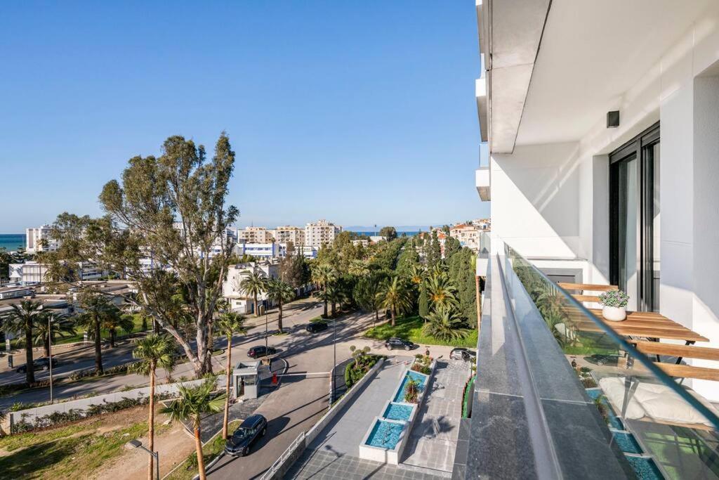 Apartment Superb & Sunny 2br & 2ba Apt. W/ Seaview, Malabata Tangier