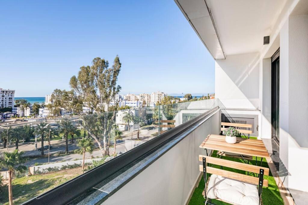 Superb & Sunny 2br & 2ba Apt. W/ Seaview, Malabata Apartment
