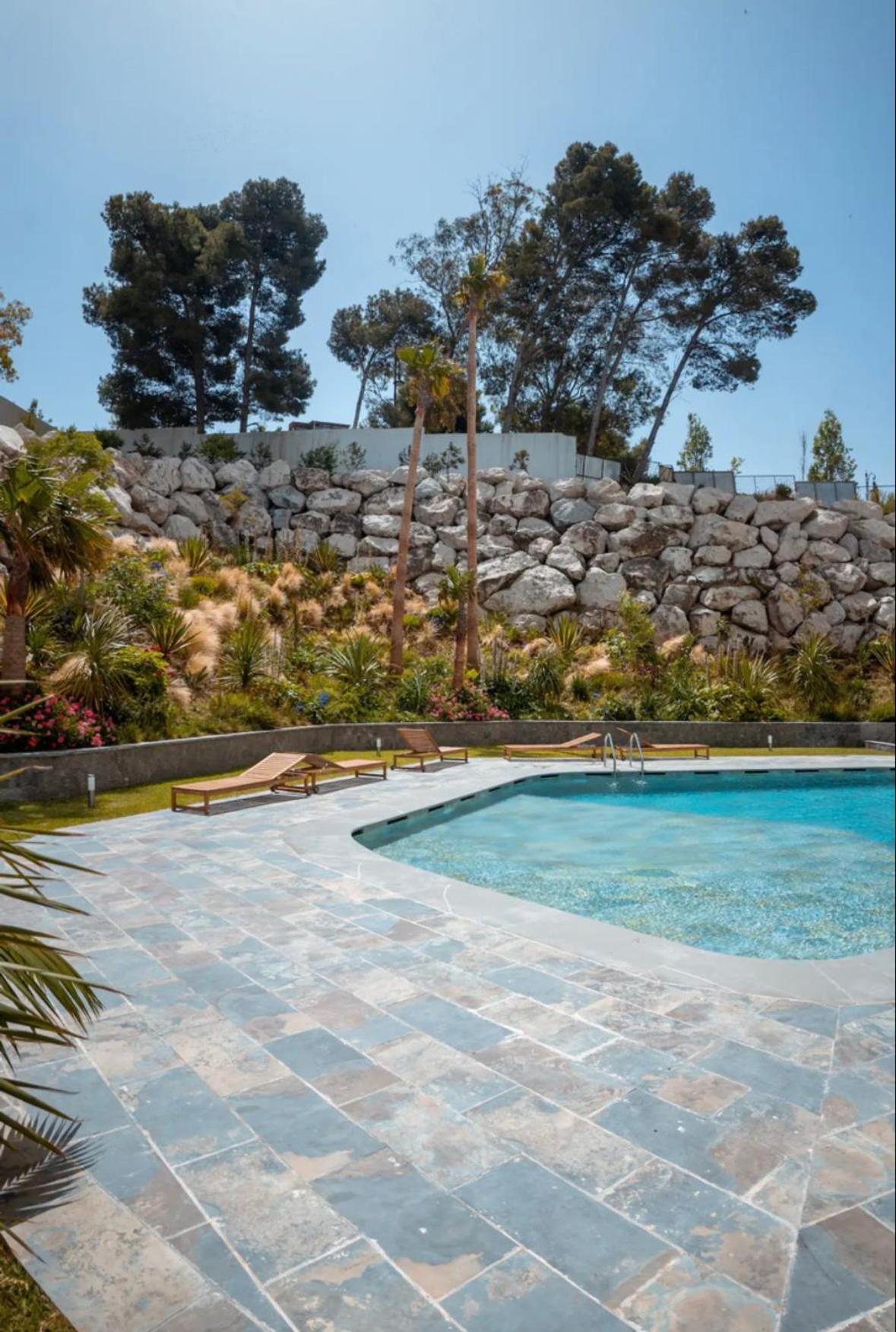 Superb & Sunny 2br & 2ba Apt. W/ Seaview, Malabata